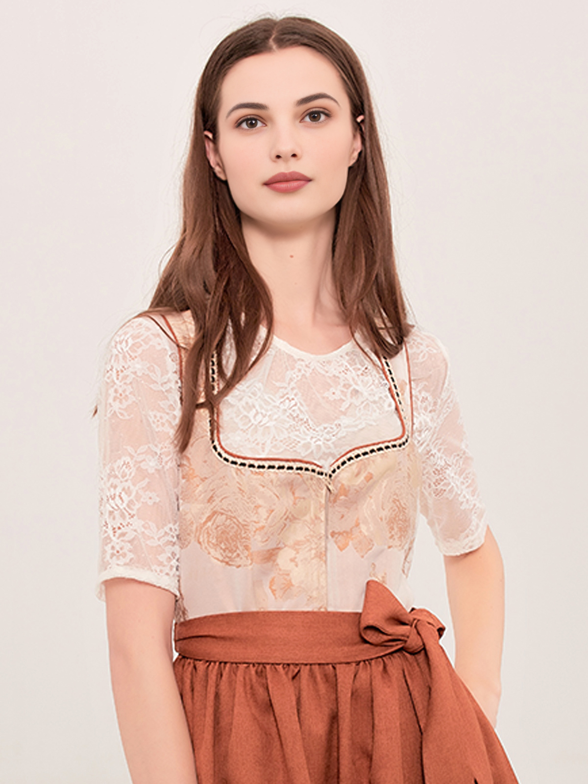 Dirndlbluse Langarm in Braun