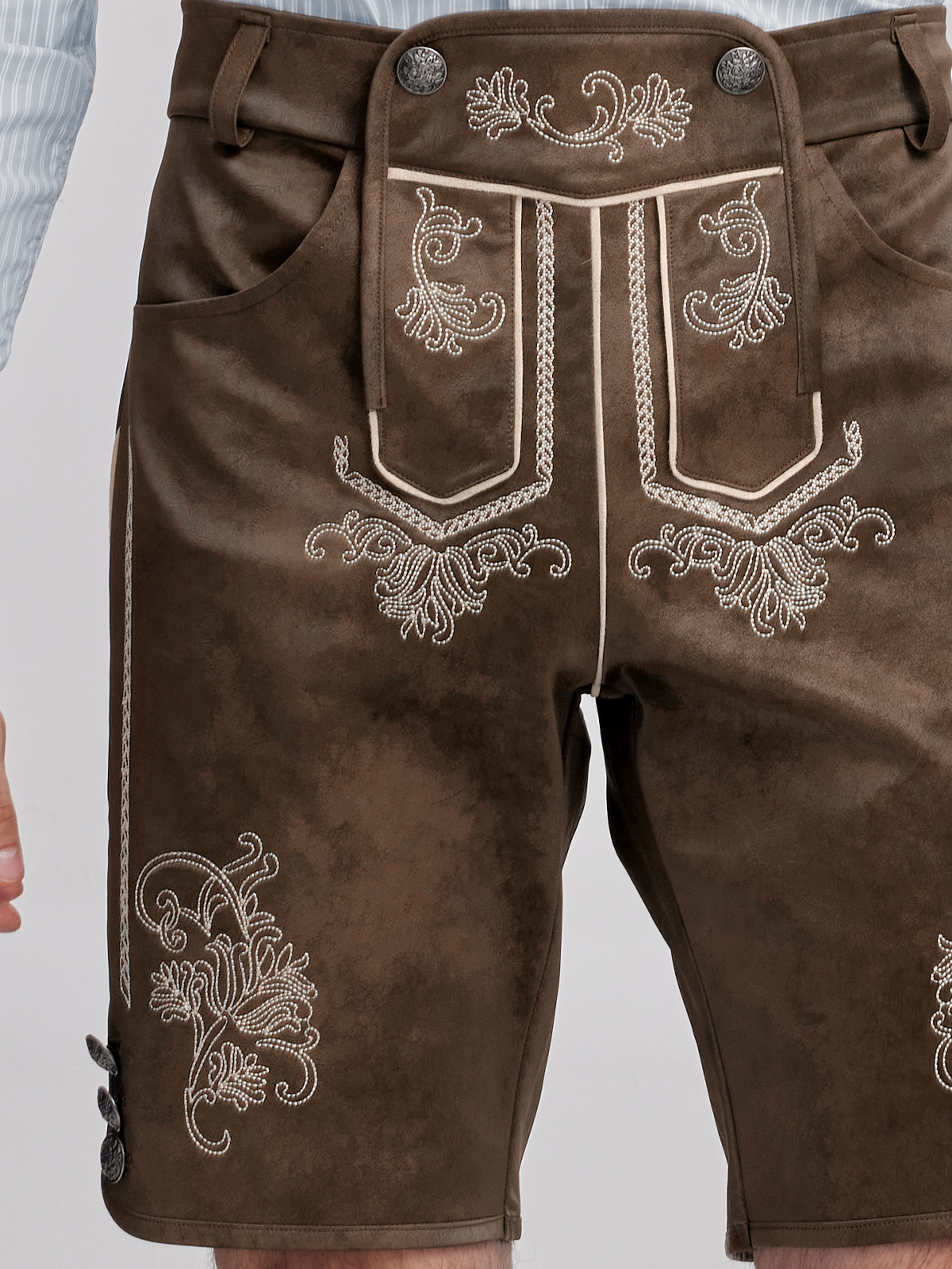 Dirndl in Braun