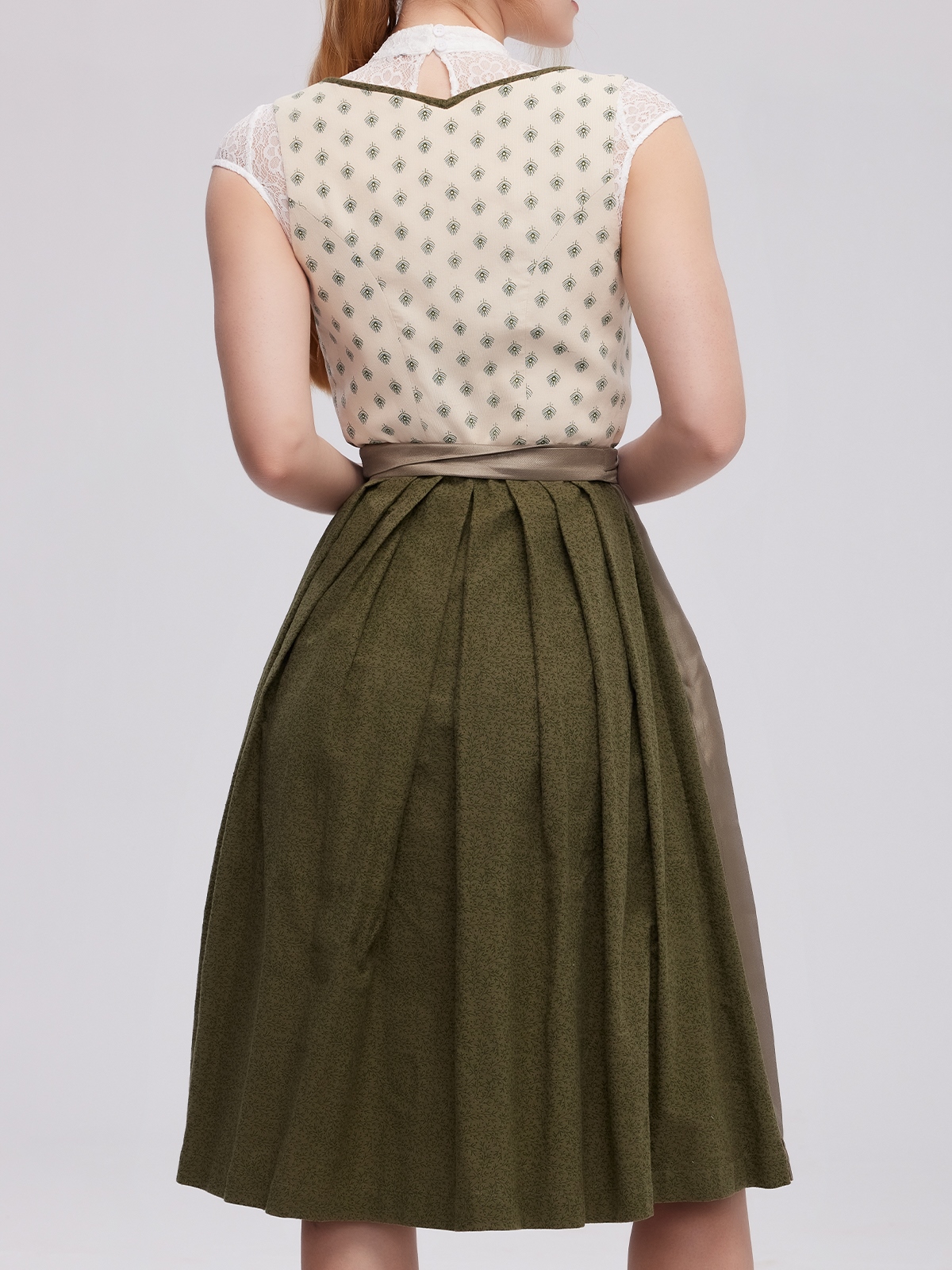 Dirndl mit Herzausschnitt in Gelb