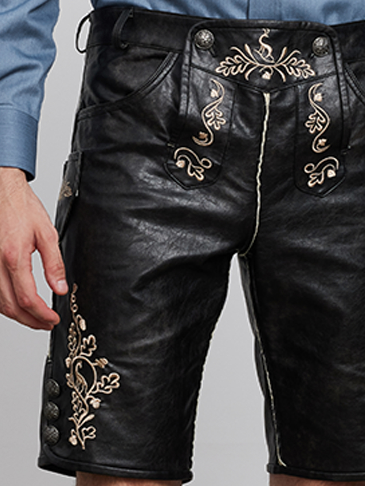 Dirndlblusen in verschiedenen Designs