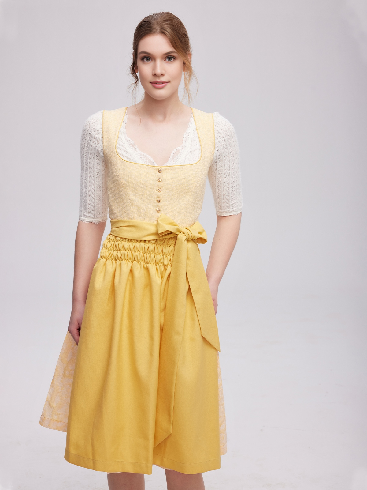 Trachten Rock mit Bluse in Gelb – frisch und modern