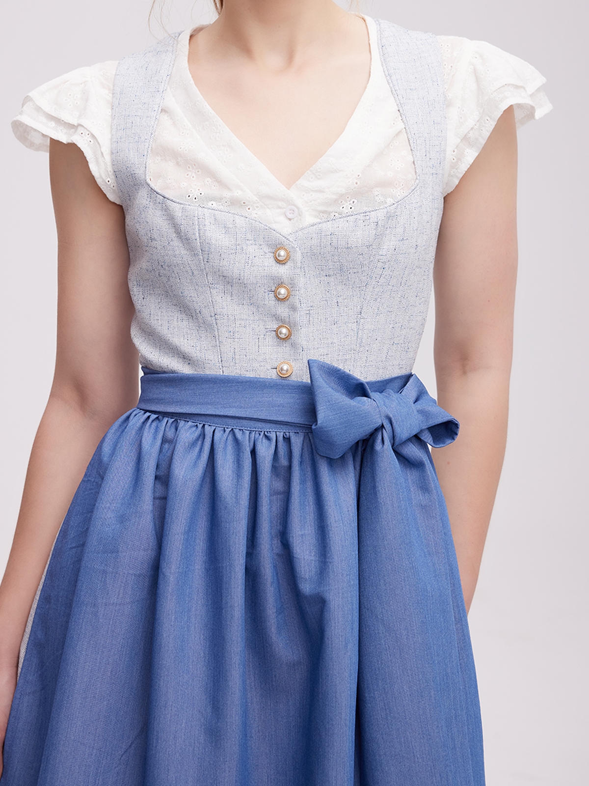 Dunkelgrüne Dirndlbluse in eleganter Ausführung
