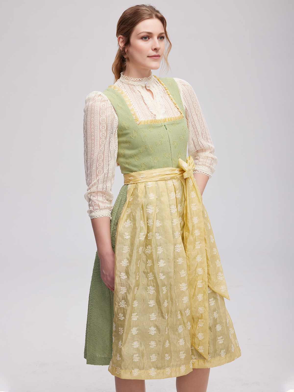 Grünes Dirndl Damen – Eleganz trifft Tradition