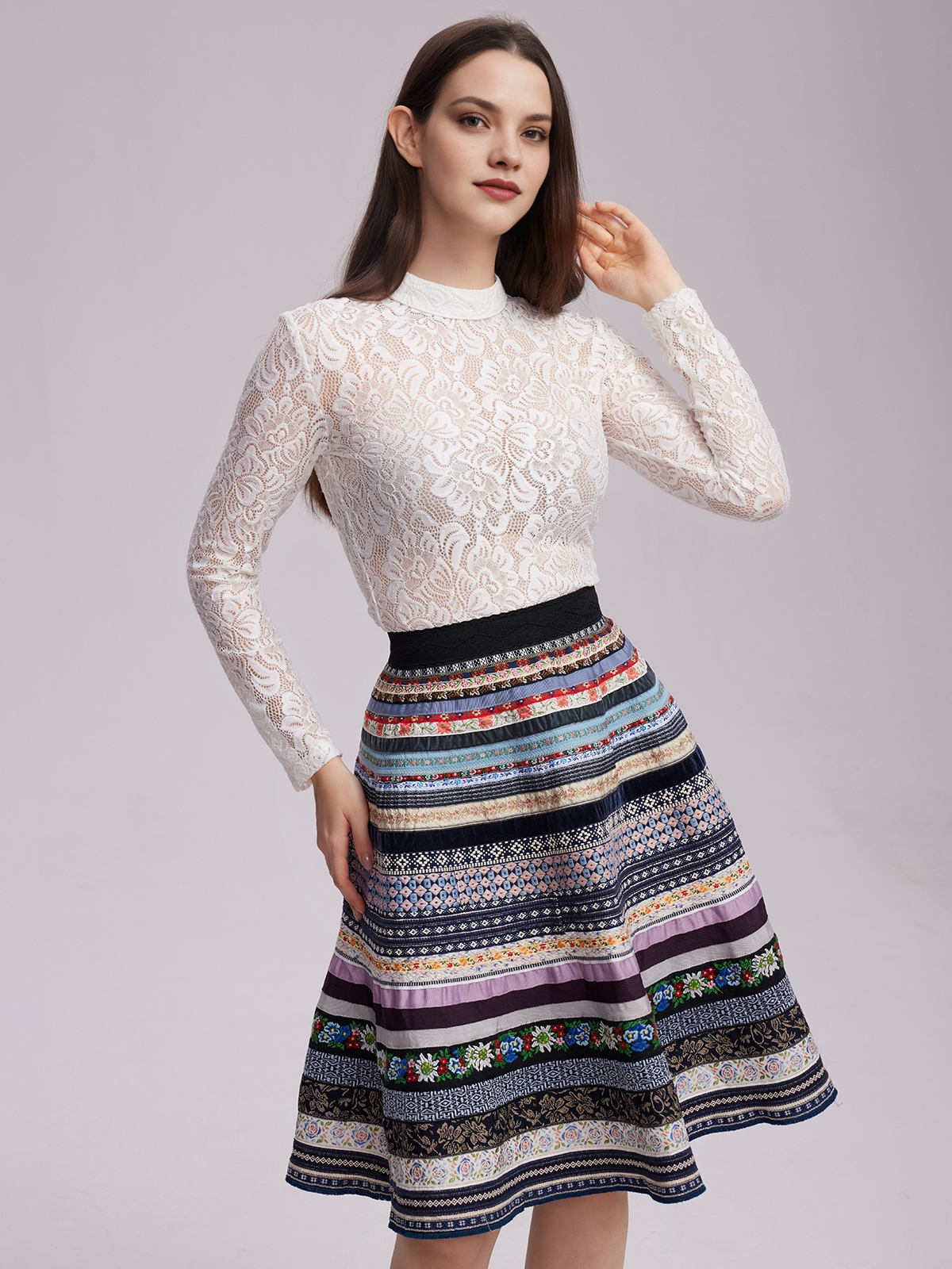 Dunkles Dirndl in eleganter Ausführung