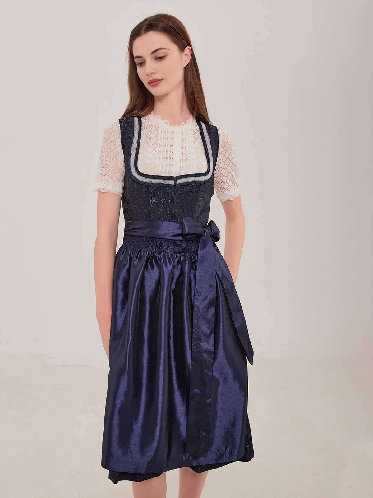 Stylische Bluse mit Reißverschluss vorne