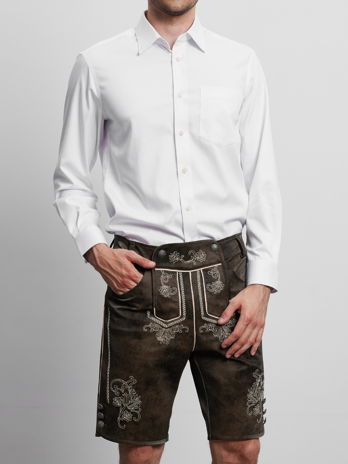 Dirndl mit Lederhose – ein moderner Twist