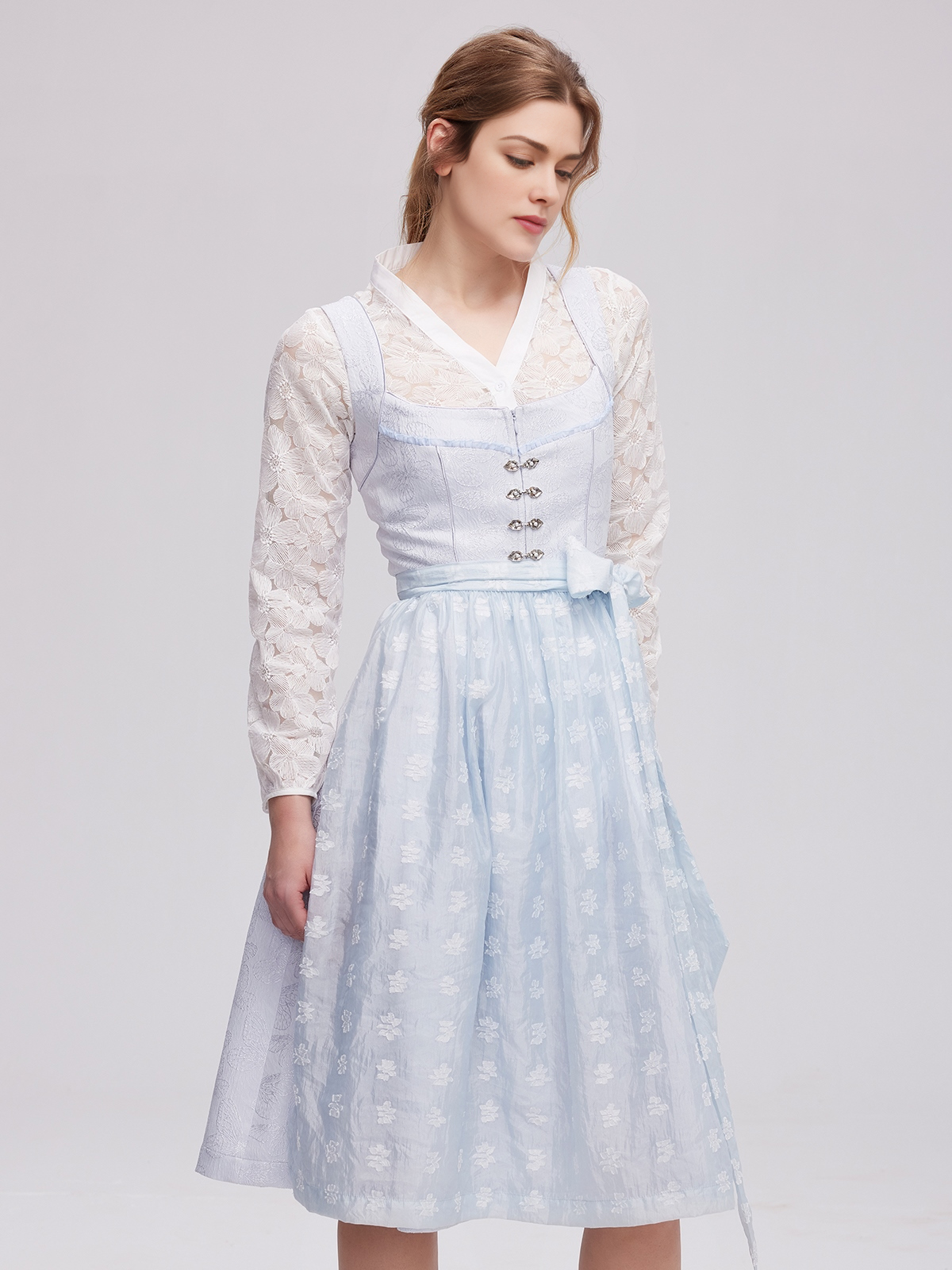 Dirndl in Blau – zeitlos und elegant
