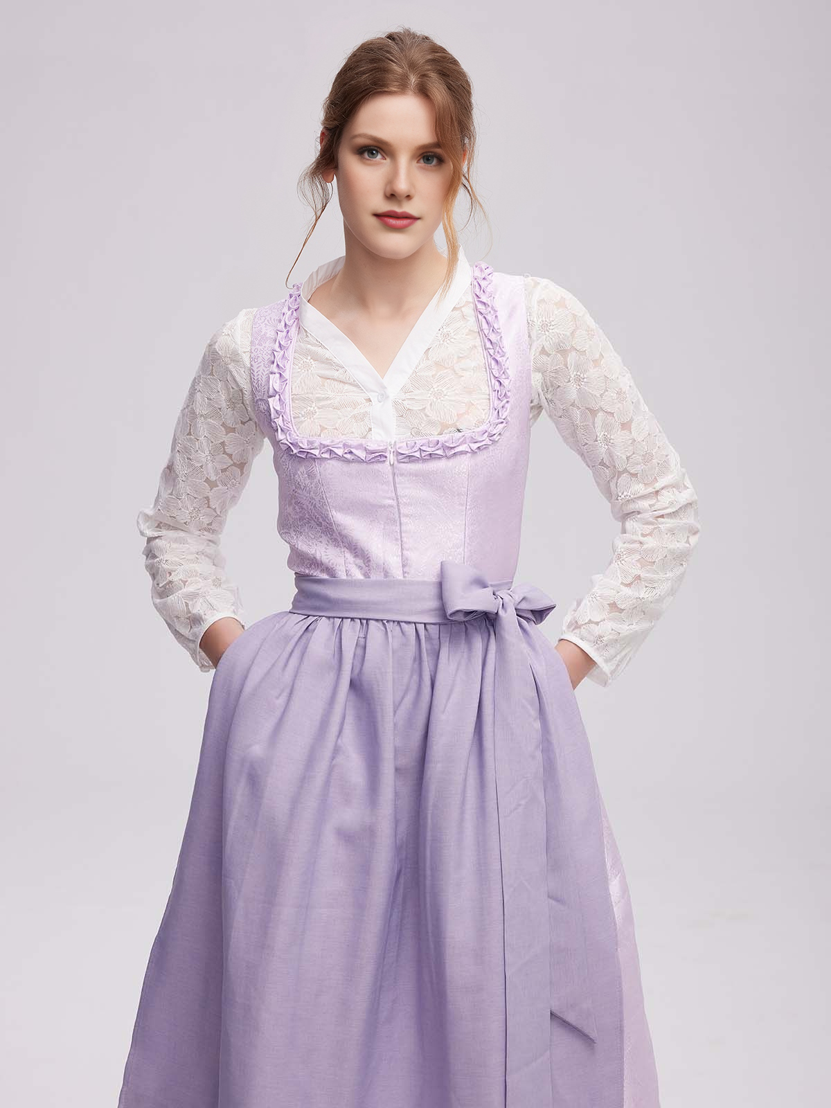 Langer Trachtenrock in Lila – Eleganz und Tradition vereint
