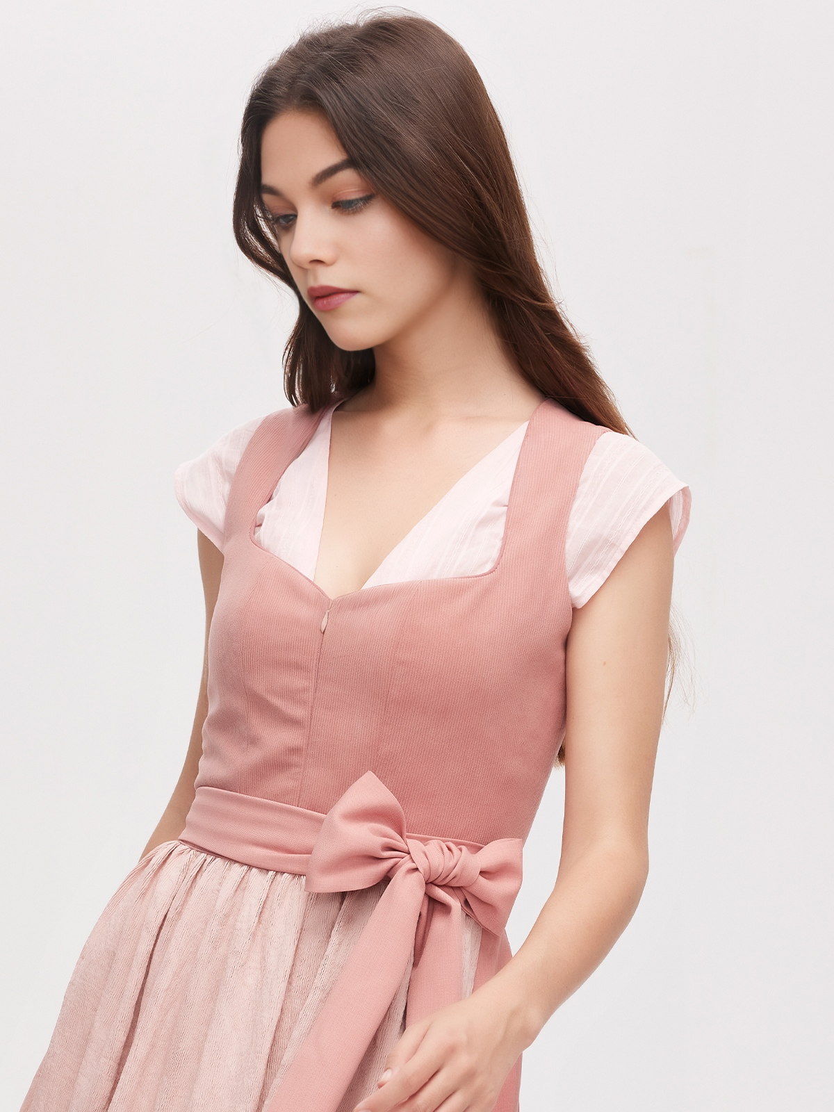 Romantisches Dirndl in Rosa