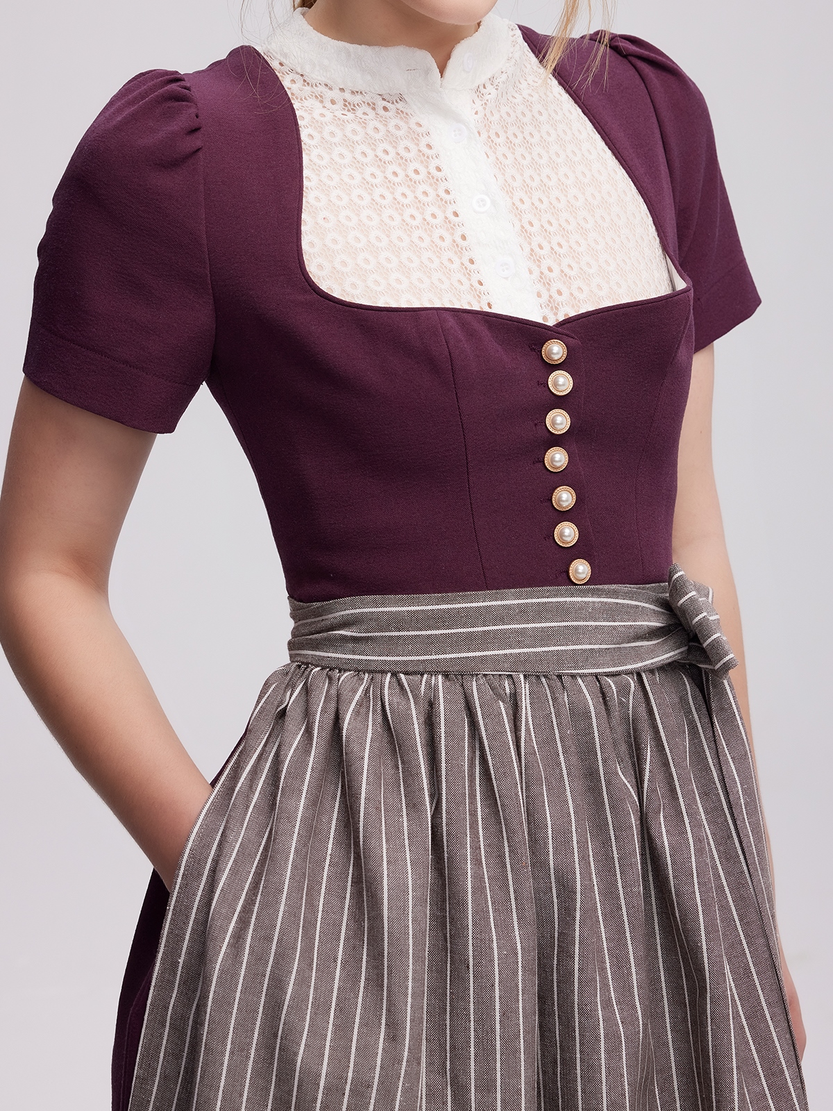 Dirndl Blau Schwarz in eleganter Ausführung