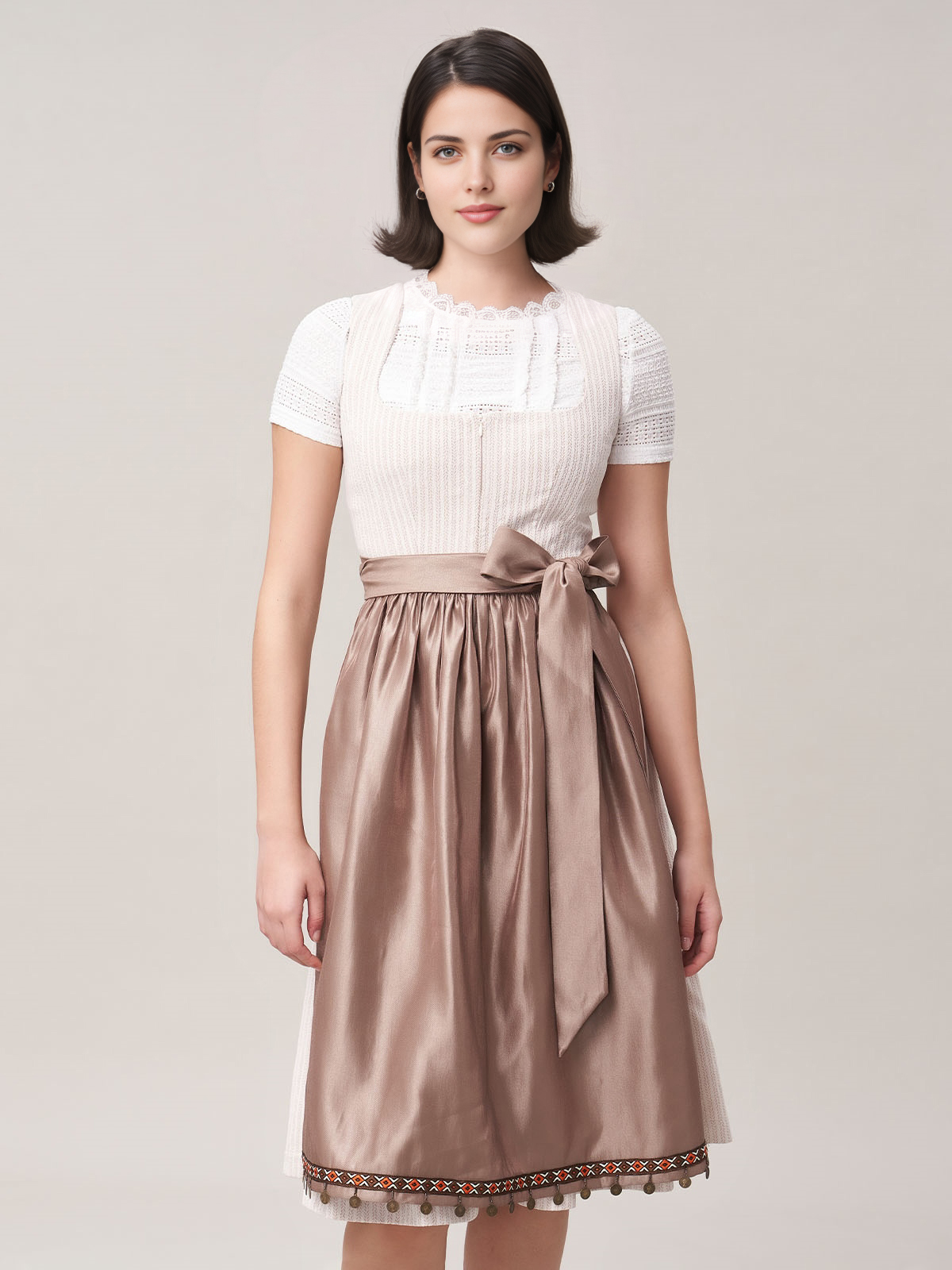 Dirndl mit Ausschnitt in Beige