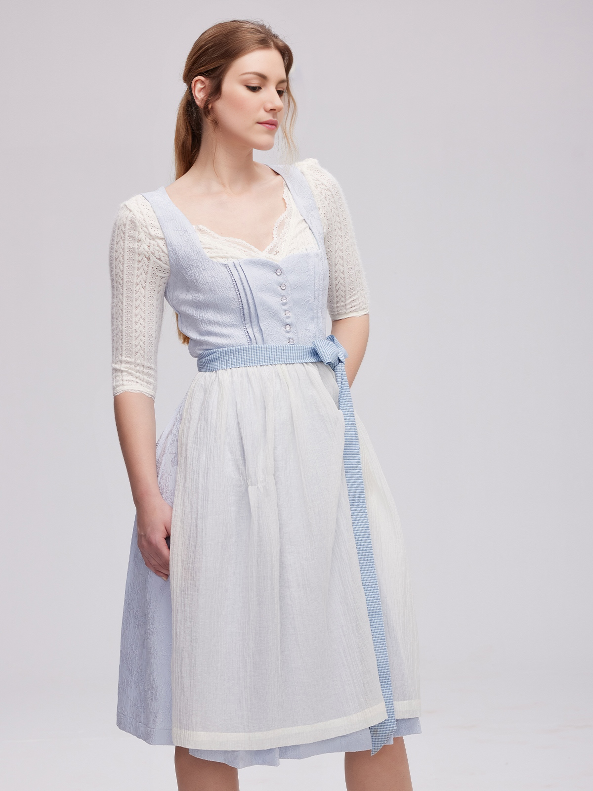 Dirndlbluse hochgeschlossen kurzarm in Blau