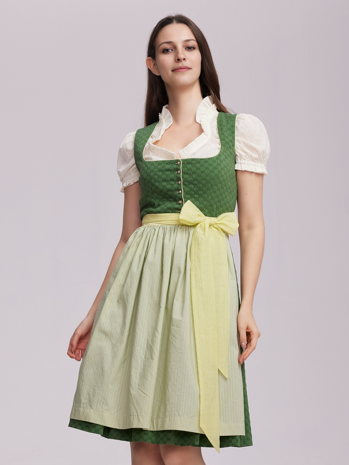 Modernes Dirndl in Grün mit frischem Design